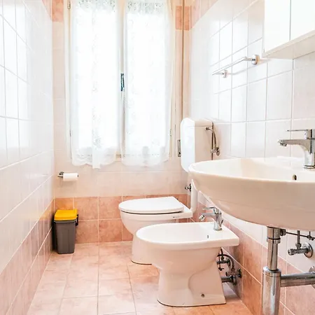 Renovated Semi Detached House In Apartment