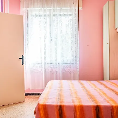 Renovated Semi Detached House In Apartment *